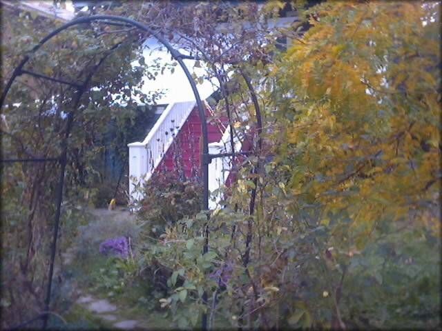 red porch